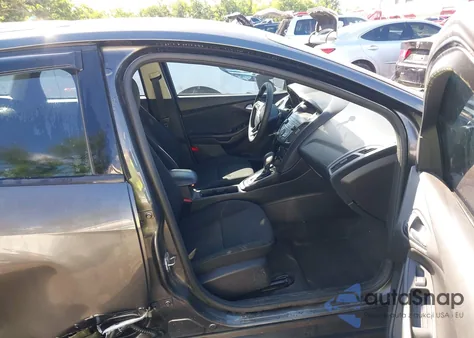 2018 Ford Focus Se from USA, damaged, VIN 1FADP3F2XJL255123